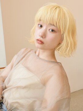 ディッセンバー 神宮前(December) ブロンド//顔まわりレイヤー/ボブ