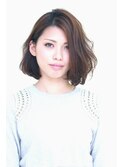 春パーマ　ゆるふわ　ボブ　耳かけ　カジュアル　コンサバ