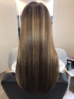 アールサロン アオヤマ(Rr SALON AOYAMA)&nbsp;プラチナミネコラハイライト