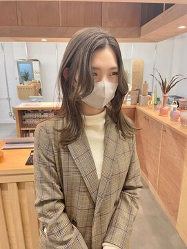 バド(bado) グレーベージュカラー