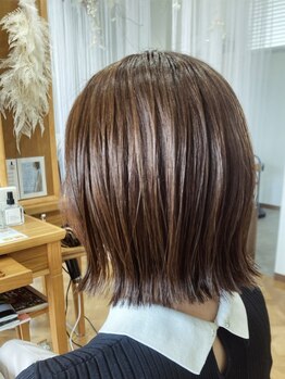 ハグヘアーワークス(hug hair works)の写真/ダメージケアはもちろん、カラーとの相性も抜群な【ボタニエンストリートメント】でうるツヤ美髪へ☆