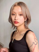 サンクプロジェクト(cinq PROJECT)&nbsp;透明感が人気のミルクティーベージュカラー×レイヤースタイル