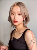透明感が人気のミルクティーベージュカラー×レイヤースタイル