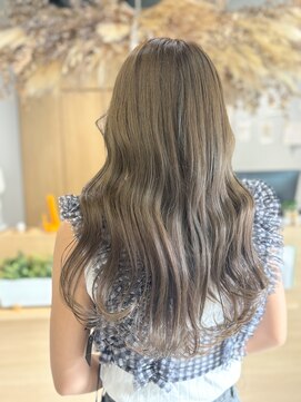 イリ 梅田(ili) オリーブベージュ