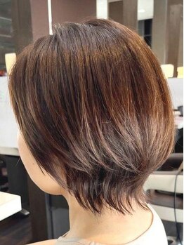 お客様の髪質やクセに合わせたカットで、再現性の高いスタイルを実現！カットだけで印象が変わる♪