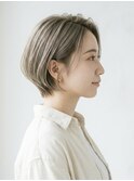 ショートカットくびれショート前下がりボブベージュカラー