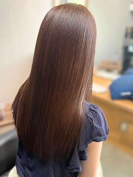 オト(oto) 透明感ブラウン髪質改善うるツヤストレートロングヘア30代40代