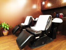 クラシコ ザ ヘアーアンドスパ(CLASSICO the hair&spa)の雰囲気（リラクゼーションを堪能できるフルフラットなシャンプー台<大宮>）
