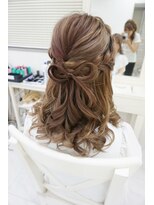 リサ 恵比寿(risa.)&nbsp;紐リボンのキュートハーフアップ