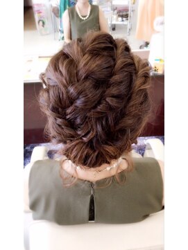 ヘアメイク ミラー(Hair Make MIRROR) ねじねじアップ