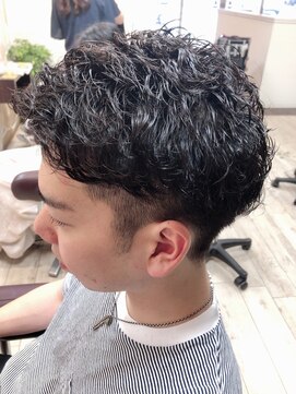 ビューティークラブジェイ アルパーク前店(Beauty club.J) メンズ、強めパーマ!!