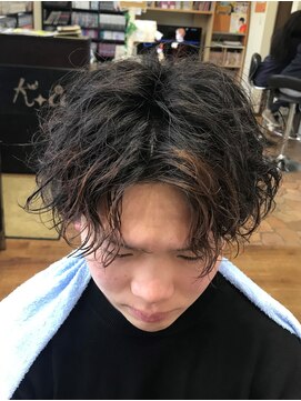 ヘアーアンドフェイシャルキング(Hair&Facial King) センターパートスパイラル