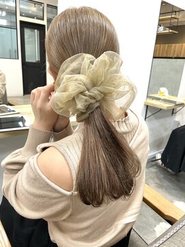 イェッカ(YECCA) 触れたくなるようなミルクティーベージュ