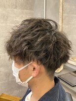 ワンズ(One’s)&nbsp;ツーブロック×ツイストスパイラルパーマ