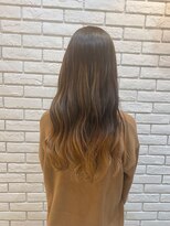 フルミー(fulme.)&nbsp;ハイライトたっぷり！大人っぽいグラデーションカラースタイル♪