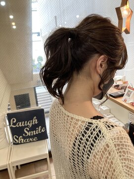 ロア ヘアーコーディネート 三条烏丸店(LoRE hair coordinate) LoRE 大人女性のふんわりカールポニーテール