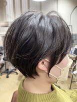 アンティーカ バイ エレノア(Antica by eleanor)&nbsp;【YOSHIスタイル】ひし形耳掛けショート