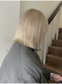 ミルクティーアッシュグレージュハイトーンカラーウルフボブ