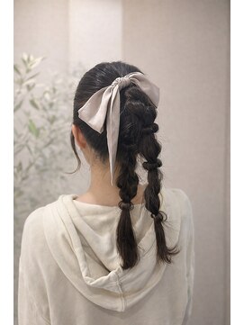 モゴイケブクロ(MOGO IKEBUKURO) お呼ばれ/推し活に◎編みおろしツインポニーテール