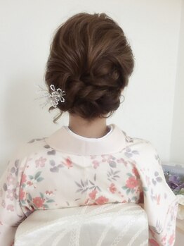 フラワー(FLOWER)の写真/結婚式、二次会などのヘアセットも大好評★大切な1日をプロのセットで素敵な思い出に…♪着付けも可◎