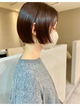 ヘア アンド メイク アートレス(Hair and Make Art less) 前上がりミニボブ