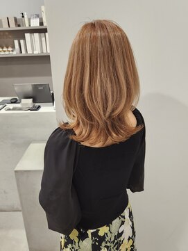 オン(ON) くびれミディアム×大人ハイトーンカラー