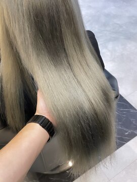 シファー(～Cifer) ブリーチありダブルカラーミルクティーグレージュ(*´∀｀*)