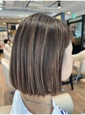 ダブルカラーショートボブインナーカラーハイライトケアブリーチ