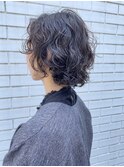 20代30代大人可愛いショートウルフくせ毛風パーマベージュ