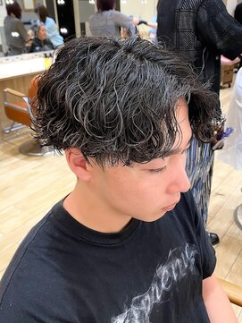 オリーブスバイネオリーブ(Olive's by neolive) スペインカール/スパイキーショート/フェザーパーマ/新宿/メンズ