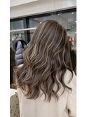 F75ハイライトバレイヤージュ白髪白髪ぼかしレイヤーカット