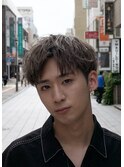 刈り上げツーブロックツイストパーマメンズベリーショート