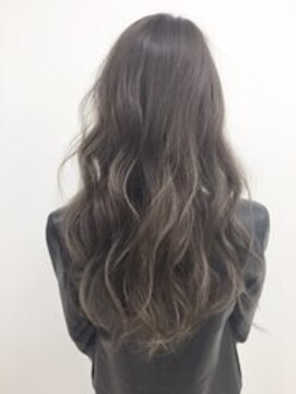 『LOBBY』三浦ハイライト×外国人風グレージュイルミナカラー