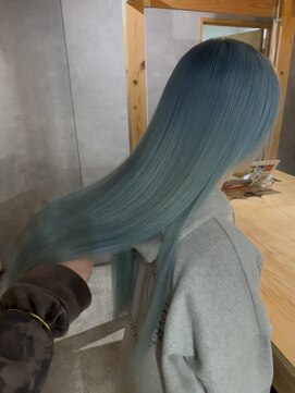 ペールブルーの淡いスタイル