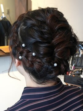 ヘアアンドメイク フルール(FleuR) ふんわり編み込みアップスタイル