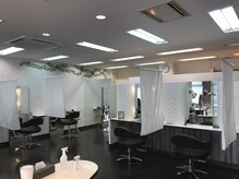 ラクシス 新都心店(Luxis)の雰囲気（コロナ対策としてパーテーションを設け換気し三密対策実施中です）