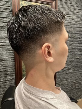 プレミアムバーバー 赤坂店(PREMIUM BARBER produce by HIRO GINZA) 七三フェード〈赤坂/理容室/溜池/シェービング〉