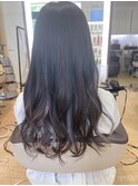 インナーカラー透明感スモーキーアッシュ 束感ウェーブロング