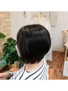 タリナ(Tarina) 大人カッコいい前下がりショートボブ♪【改善改善 武蔵浦和】