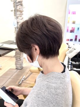 ティエル(Tiele) 癖毛ショート