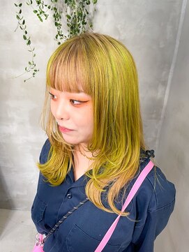 テトヘアー(teto hair) レイヤースタイル　ミディアムウルフ　デザインカラー　黄緑