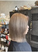 ハイトーンダブルカラーミルクティーベージュ切りっぱなしロブ