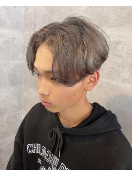 リミットバイアフィナー 大宮店(limit by Afinar) センターパートシルバーグレー