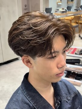 フィフス 神南(fifth) 渋谷フェザーパーマ毛流れメンズカットセンターパート緩め20代