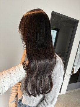 チル(chill) 乾燥の11月にツヤ補給！トリートメント付きストレート