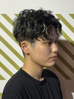 バーバーバー 四谷(BARBER-BAR)&nbsp;ビジネス爽やかソフトモスペインカール＋ハイライト