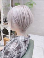 デイズ(days)&nbsp;ブリーチハイトーン映え ショートホワイトシルバー