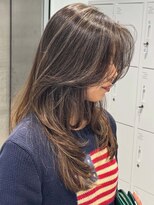 ノラ ウメダ(NORA UMEDA) レイヤーカットハイライトカーテンバング海外風