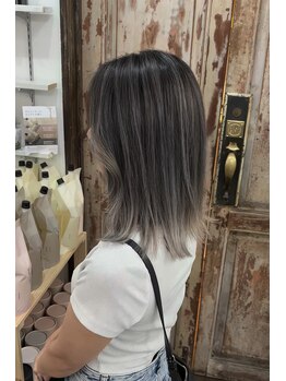 シーバイジェニック(SEA by GENIC)の写真/【大通駅徒歩3分】大人女性に支持！バレイヤージュ・ハイライトのブリーチカラーでお洒落なスタイルに★
