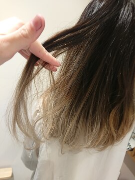 ロンド ブランシュ 錦糸町北口(Lond blanche) ホワイトグラデーション